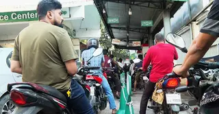 যোগান স্বল্পতা নাকি ‘প্যানিক বায়িং’ জ্বালানি সংকটের কারণ—যা বলছেন বিশেষজ্ঞরা